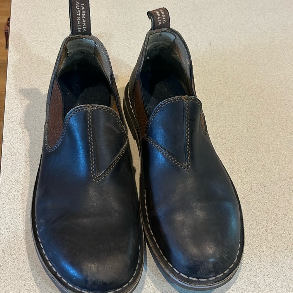Blundstone brown leather shoes, size 8 aus, so 9-9.5 US